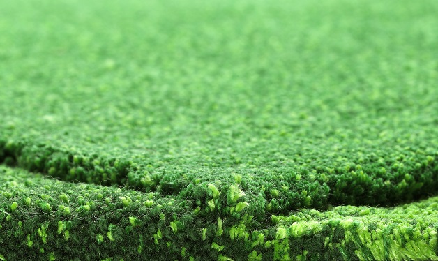 Handtuftad matta Bevel Green by Luca Nichetto.