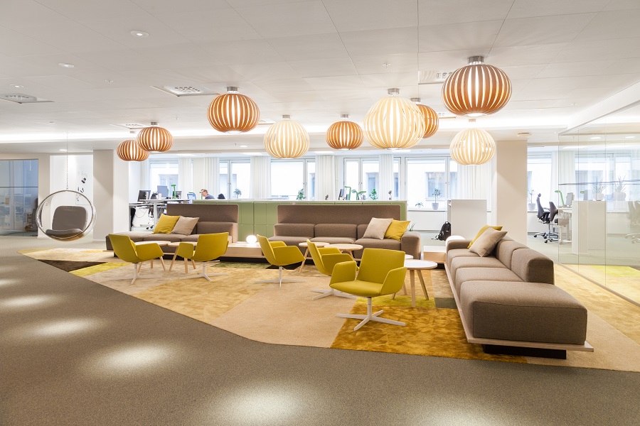 Patchwork av olika mattor kvaliteter och färger på SKL, projekt av Murman Arkitekter.