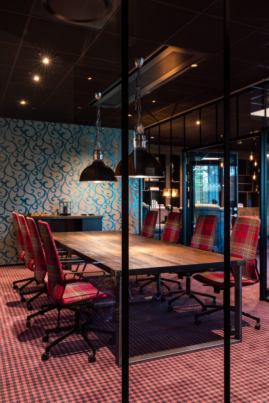 Heltäckande printad matta på Meridiums kontor, projekt av Kajenn Design och Inredning.