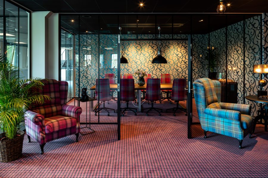 Heltäckande printad matta på Meridiums kontor, projekt av Kajenn Design och Inredning.