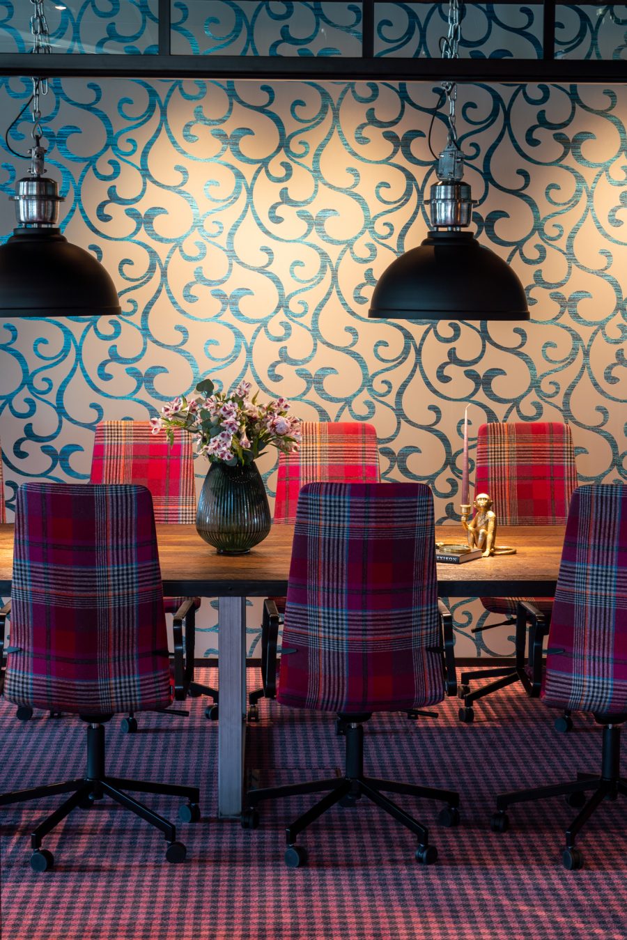 Heltäckande printad matta på Meridiums kontor, projekt av Kajenn Design och Inredning.