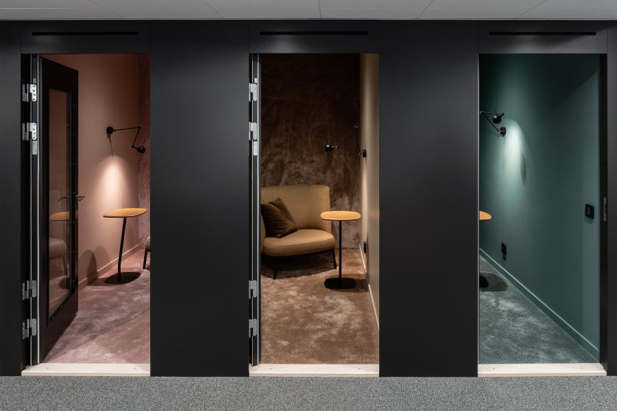 Matta Frame Superior 1064 i mötesrum på Hemfosas kontor, Link Arkitektur.