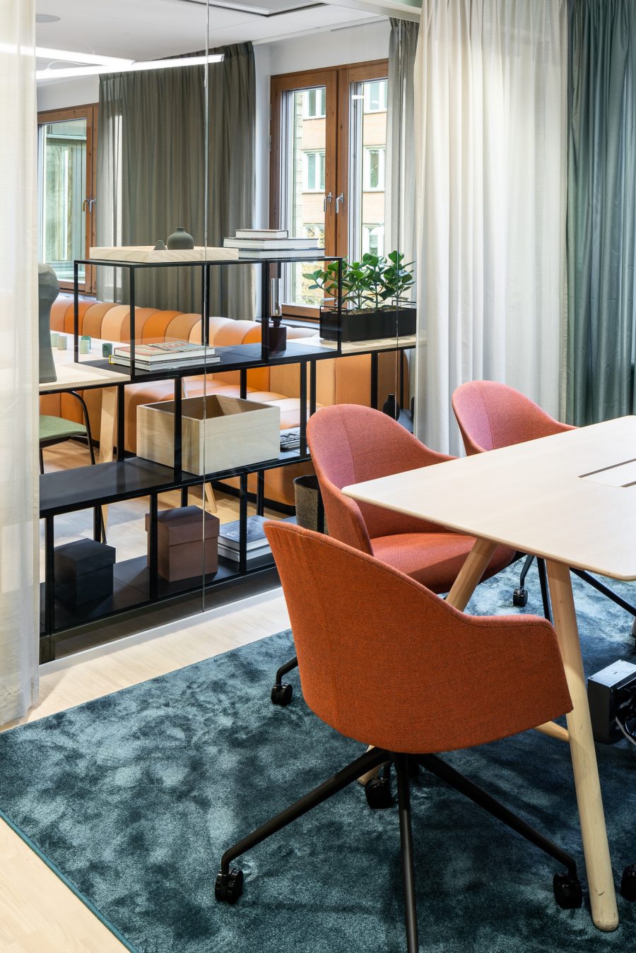 Matta Frame Superior 1064 i mötesrum på Hemfosas kontor, Link Arkitektur.